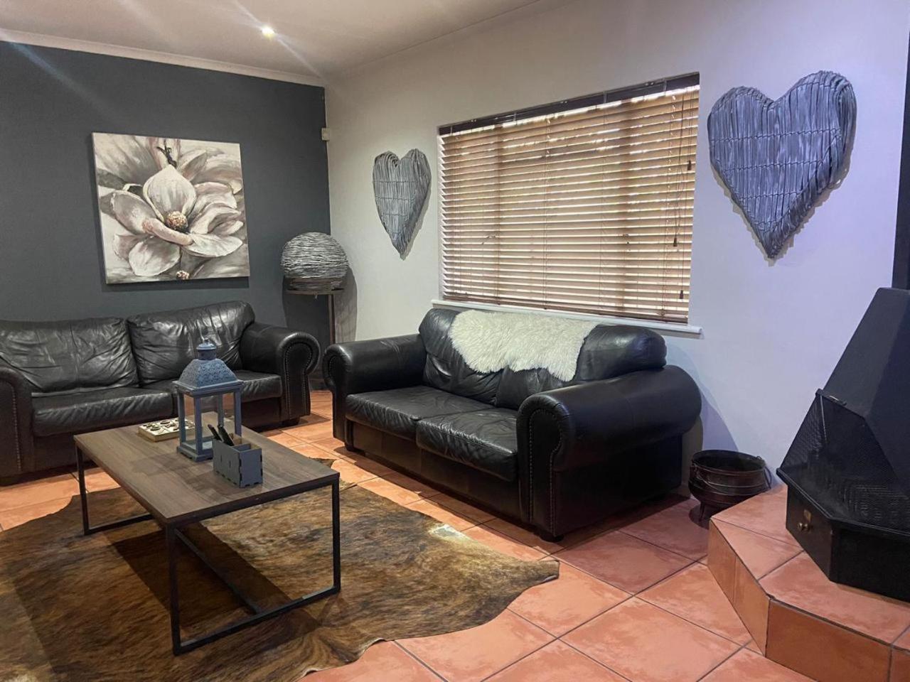 Karoo Heart Apartamento Beaufort West Exterior foto