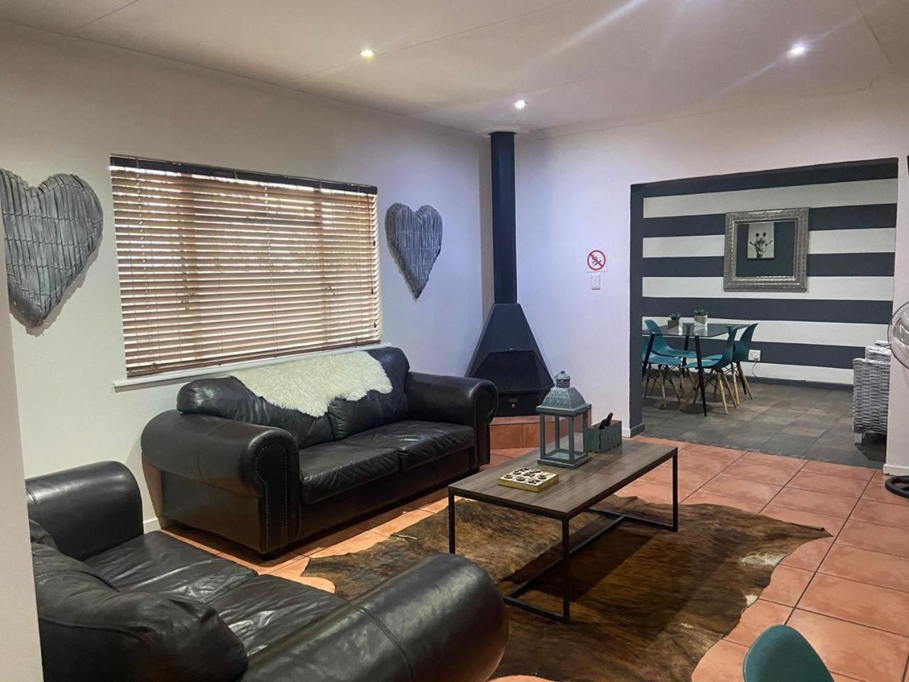 Karoo Heart Apartamento Beaufort West Exterior foto