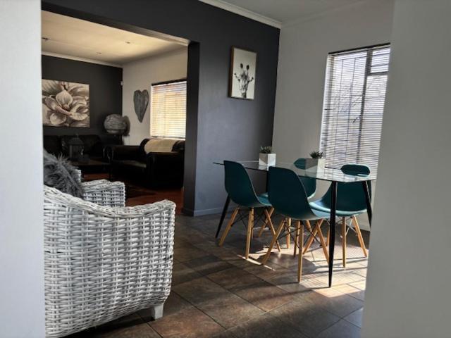 Karoo Heart Apartamento Beaufort West Exterior foto