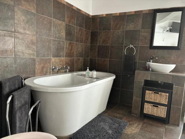 Karoo Heart Apartamento Beaufort West Exterior foto