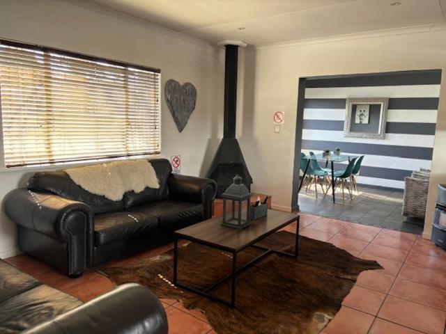 Karoo Heart Apartamento Beaufort West Exterior foto